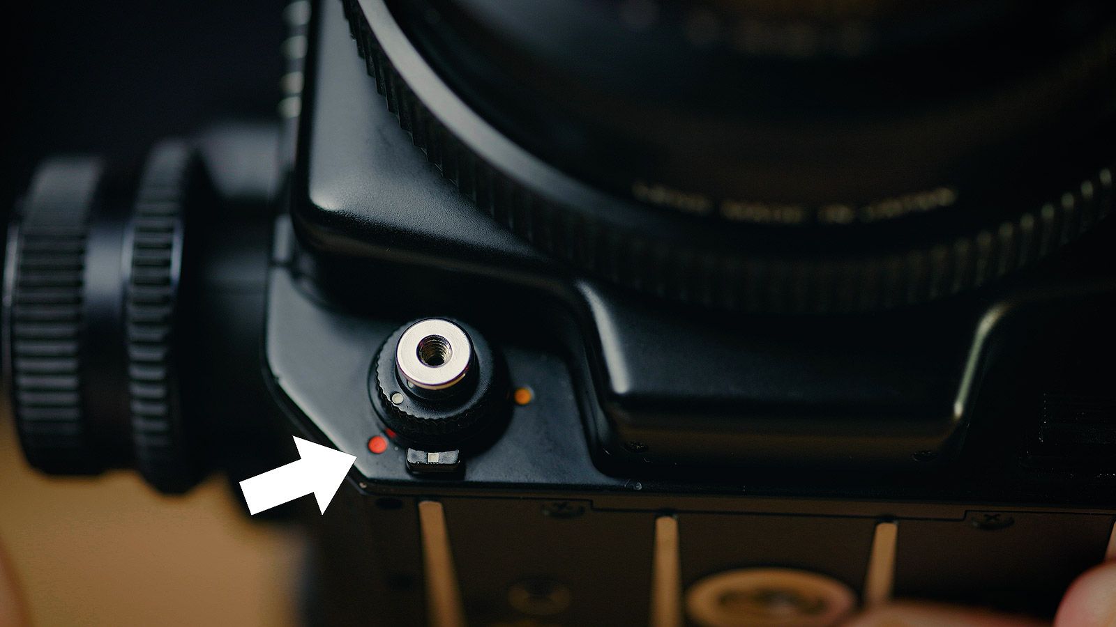 How to use a cable release with the Mamiya RZ67